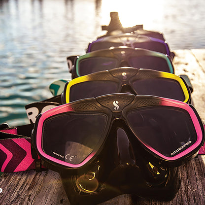 Diving Mask with Wide View Lens